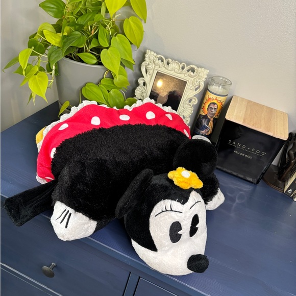 Disney Classic Minnie Mouse Pillowpet - Picture 2 of 8